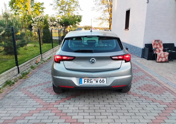 Opel Astra cena 37900 przebieg: 148000, rok produkcji 2016 z Lubliniec małe 379